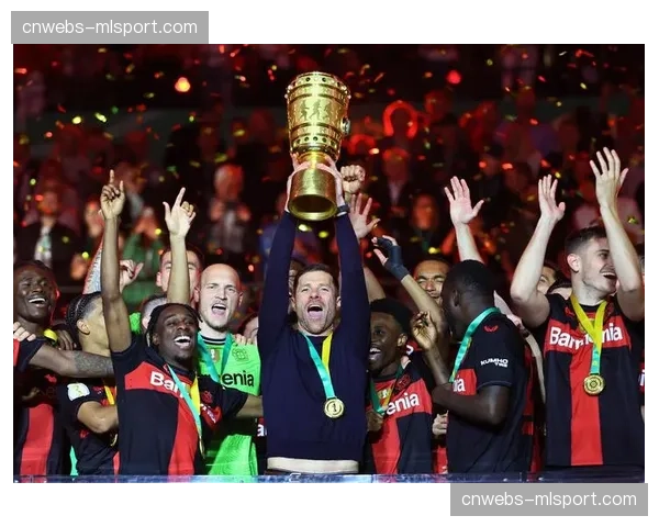 欧冠1-4决赛首回合:巴黎圣日耳曼主场2-2战平巴塞罗那,姆巴佩、亚马尔各入一球 欧冠1-4决赛首回合:巴黎圣日耳曼主场2-2战平巴塞罗那,姆巴佩、亚马尔各入一球