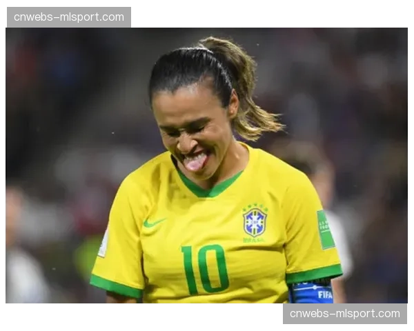 巴西老将米拉妮·费雷拉宣布退役，告别战泪洒圣保罗体育馆