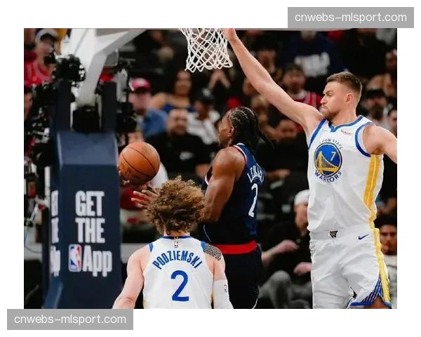 勇士客场126-121击败快船，附加赛首战告捷